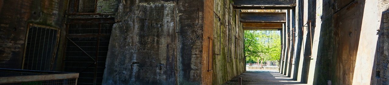 Das Bild zeigt Industrieruinen im Landschaftspark Duisburg