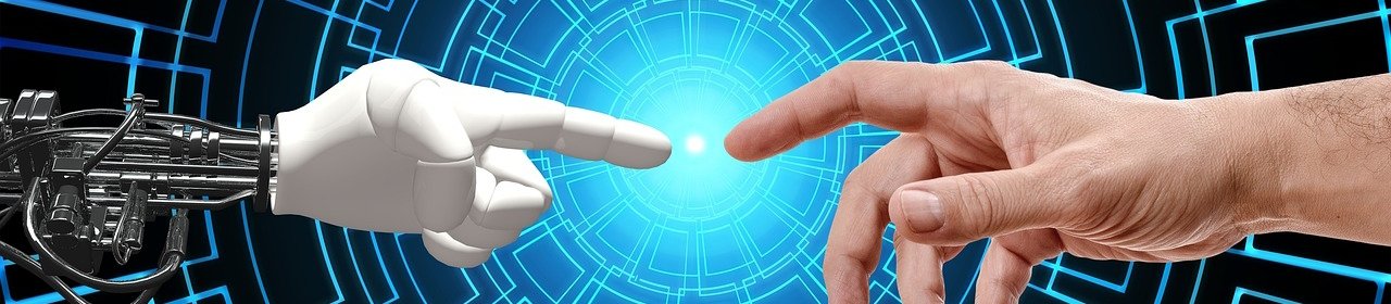 Slide mit Roboterarm trifft auf Menschenarm © Bild von Gerd Altmann auf Pixabay