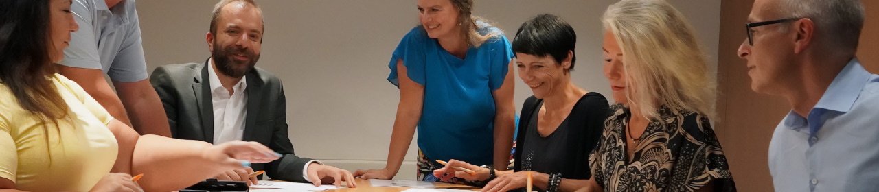 Wirtschaftsdialog NRW © Wirtschaftsdialog NRW Slide mit Wirtschaftsdialog NRW © Wirtschaftsdialog NRW