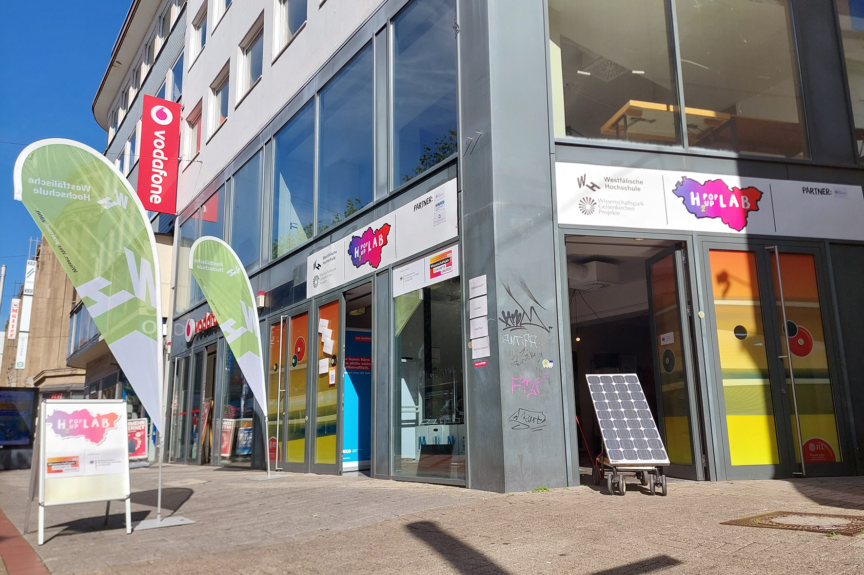 Slide mit H2PopUpLab Außenansicht © IAT