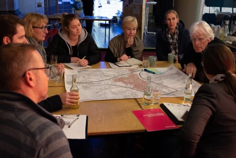 Teilnehmer*innen bei der Abschlussveranstaltung des Projektes Urbane Produktion