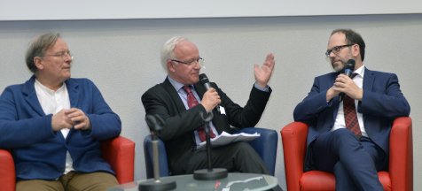 Prof. Dr. Grönemeyer, Prof. Dr. Hilbert und Prof. Dr Kriegesmann bei der 30 Jahre IAT Feier