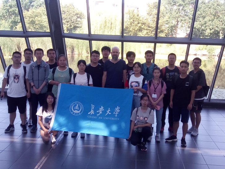 Gruppenfoto mit den Studierenden aus Xi'an, die das Institut Arbeit und Technik besucht haben