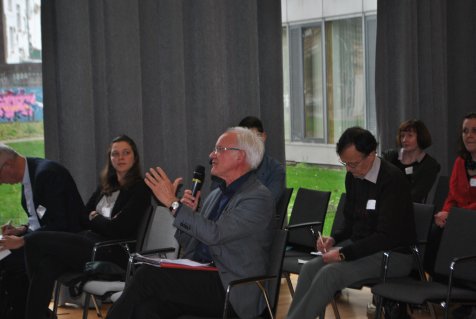 Prof. Dr. Josef Hilbert auf der Tagung zur Kinderarmut Prof. Dr. Josef Hilbert auf der Tagung zur Kinderarmut