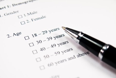 Kugelschreiber auf einem Fragebogen